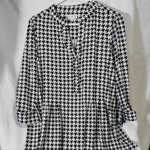 Wonderly Black and White Houndstooth Blouse